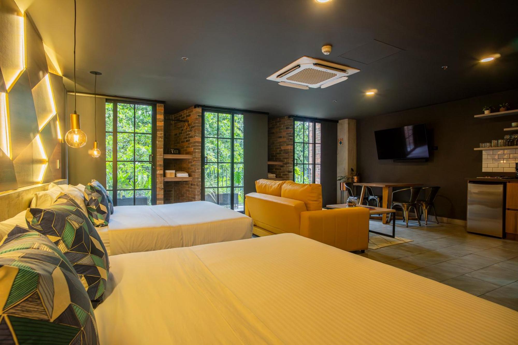 Los Patios Cool Living Medellin Room photo