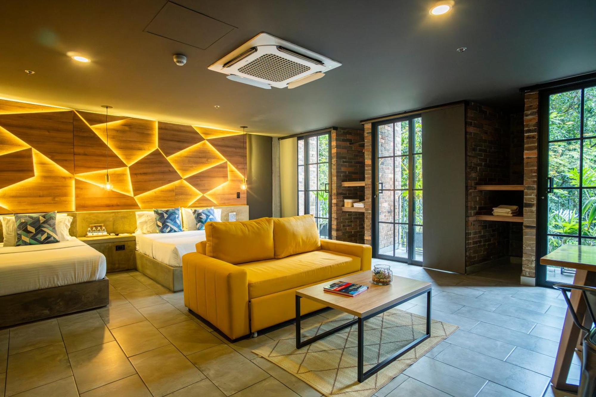 Los Patios Cool Living Medellin Room photo